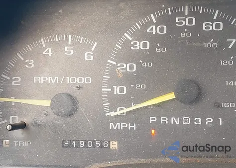 1997 GMC Sierra 1500 Sl Wideside z USA, uszkodzony, nr VIN 2GTEC19R1V1536410